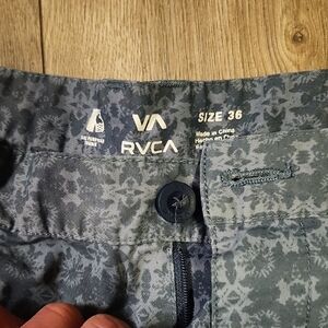 Mens RVCA Board Shorts Sz 36